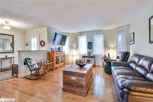 8468 8 Th Line, House other with 4 bedrooms, 2 bathrooms and 8 parking in Utopia ON | Image 10