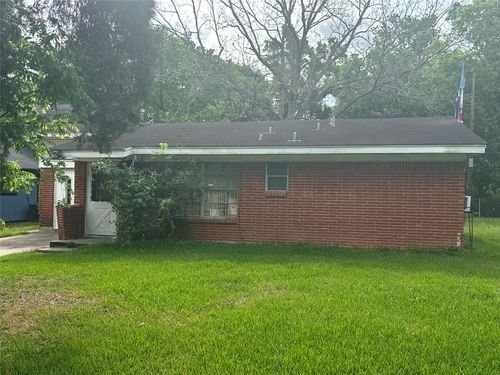 7736 Bretshire Dr, Houston, TX, 77016-3904 | Card Image