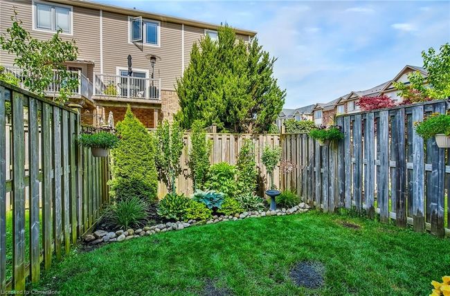 16 Hemlock Way, Townhouse with 2 bedrooms, 2 bathrooms and 3 parking in Grimsby ON | Image 28