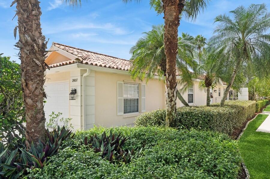 Livingston Ln, Royal Palm Beach, FL 33411