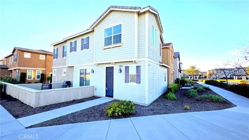 5930 Ginger Dr, Eastvale, CA, 92880-0807 | Card Image