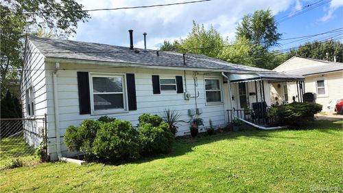 33824 Casco Ct, Westland, MI, 48186-5409 | Card Image