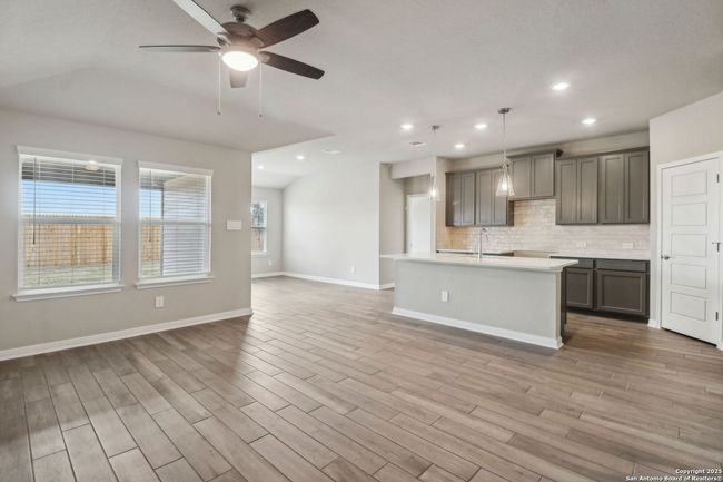 12730 Horizon Crst, House other with 4 bedrooms, 4 bathrooms and null parking in Schertz TX | Image 6