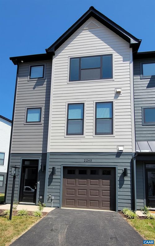 2245 Fowler Cir, CHARLOTTESVILLE, VA, 22901-3270 | Card Image
