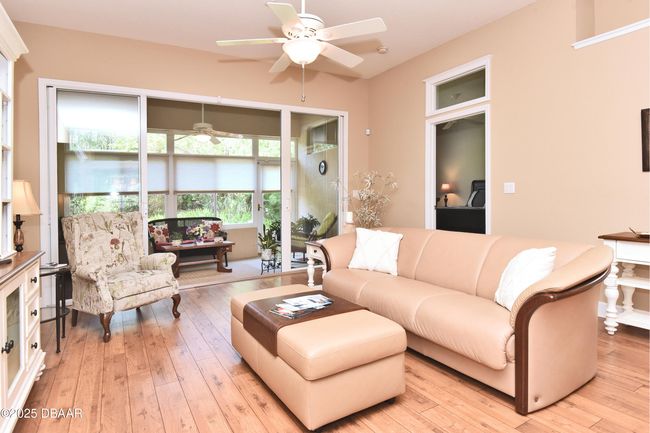 Family to FL room | Image 31