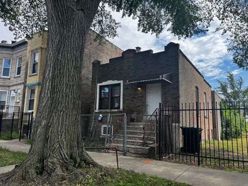 3039 W Flournoy St, Chicago, IL, 60612-3338 | Card Image