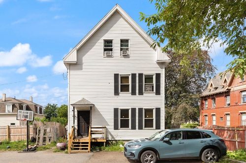 27-25 Dover St, Haverhill, MA, 01830-5010 | Card Image