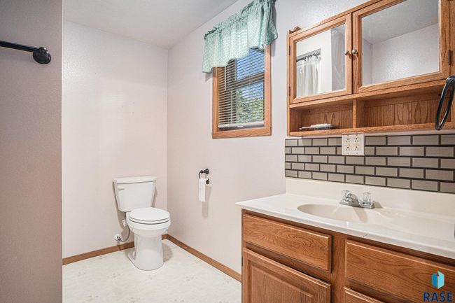 805 College Ave N, House other with 3 bedrooms, 2 bathrooms and null parking in Wessington Springs SD | Image 22