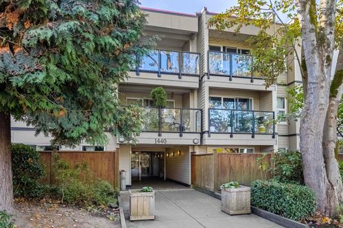 211-1440 Broadway E, Vancouver, BC, V5N5P2 | Card Image