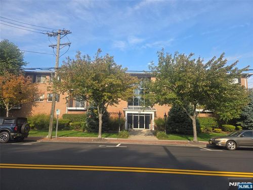 289 Valley Blvd, Wood Ridge, NJ, 07075-1250 | Card Image