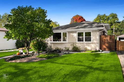 562 Coolidge Ave, Glen Ellyn, IL, 60137-6305 | Card Image