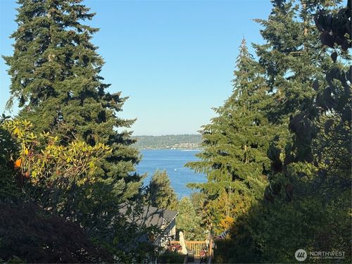 1911 1st Ave W, Bremerton, WA, 98312-4746 | Card Image