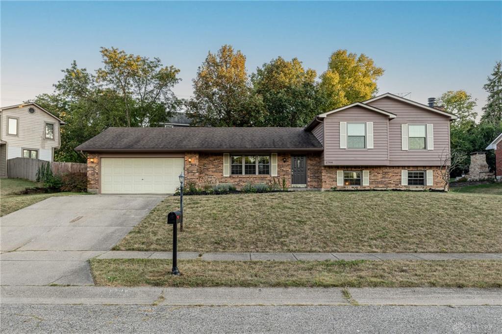 Ashley Dr, Miamisburg, OH 45342