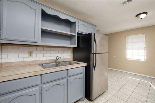 3-825 W 1st St, Mission, TX, 78572-4924 | Card Image