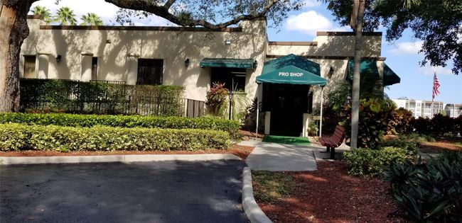 Pro Shop Entrance | Image 5