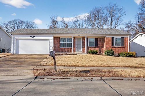 12887 Fox Haven Dr, Florissant, MO, 63033-4809 | Card Image