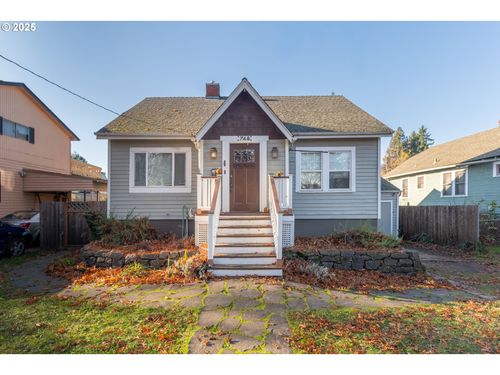745 16th St Ne, Salem, OR, 97301-2625 | Card Image