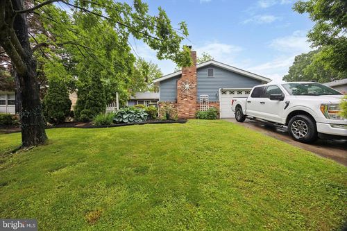 2722 E Riding Dr, Wilmington, DE, 19808-3643 | Card Image