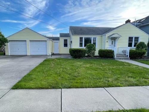 8 Fairview Ave, Secaucus, NJ, 07094-3807 | Card Image