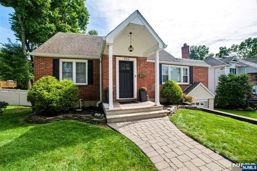 423 West Avenue, Northvale, NJ, 07647 | Card Image
