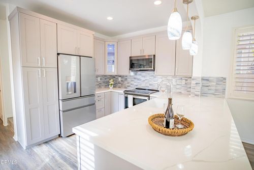 714 Nile River Dr, Oxnard, CA, 93036-5354 | Card Image
