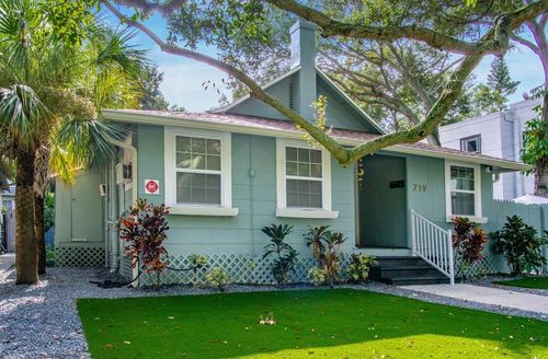 719 8th St N, ST PETERSBURG, FL, 33701-2127 | Card Image