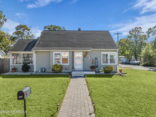 553 Mermaid Ave, Beachwood, NJ, 08722-4705 | Card Image