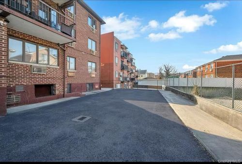 apt-1d-46 161st St, Flushing, NY, 11358-3601 | Card Image