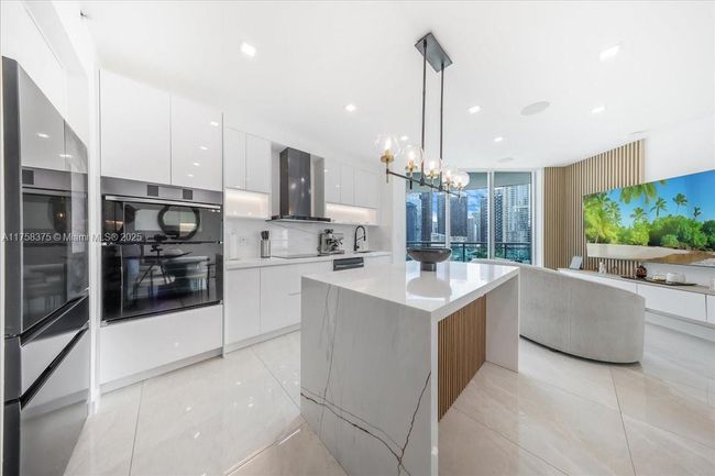 APT-2314 - 350 S Miami Ave, Condo with 2 bedrooms, 2 bathrooms and null parking in Miami FL | Image 5