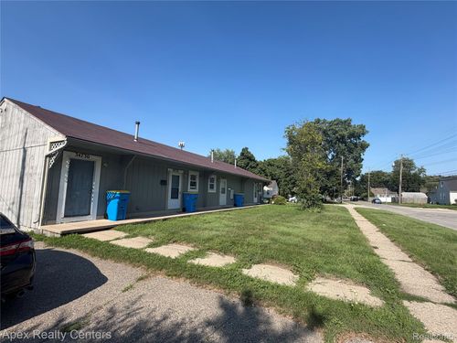 34190 Forest St, Wayne, MI, 48184-1765 | Card Image