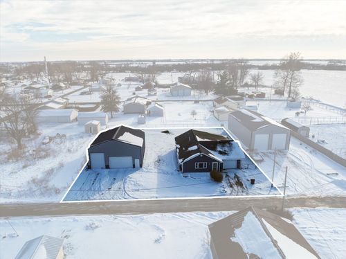 1764 D Ave, Knoxville, IA, 50138-8925 | Card Image