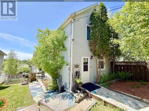 433 Third St S, Kenora, ON, P9N1J2 | Card Image