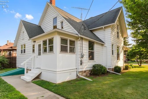 401 Vine St, Clyde, OH, 43410-1533 | Card Image