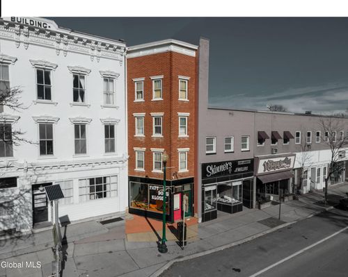 573 Main St, Cobleskill, NY, 12043-4119 | Card Image