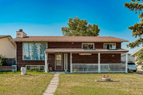 229 6 St, Irricana, AB, T0M1B0 | Card Image