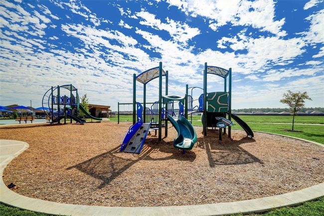 Whether you are planning for a birthday party or the perfect BBQ gathering the covered pavilion in Harrington Trails is the perfect spot to enjoy! | Image 33