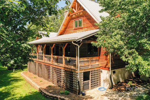 1048 S River Rd, Sylva, NC, 28779-1095 | Card Image