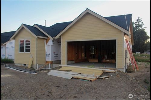 813 E 6th St, Nooksack, WA, 98276-2116 | Card Image