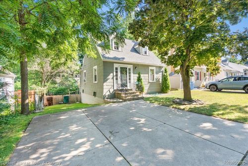 617 Irvington Ave, Lansing, MI, 48910-4620 | Card Image