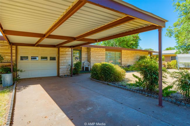 704 E Burnside St, House other with 3 bedrooms, 2 bathrooms and null parking in Rotan TX | Image 4