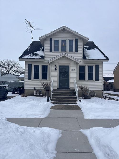 1613 17th Avenue, Menominee, MI, 49858 | Card Image