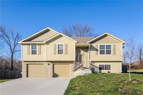 622 Autumn Dr, Belton, MO, 64012-4701 | Card Image