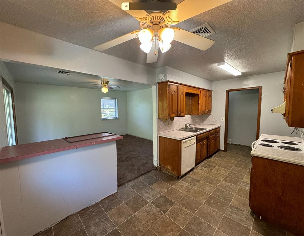 Parkwoods Ln, Oklahoma City, OK 73110