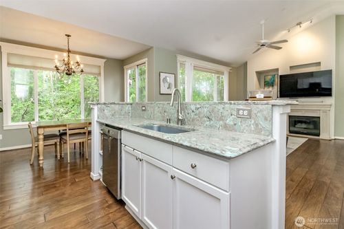 4127 248th Ct Se, Sammamish, WA, 98029-5754 | Card Image