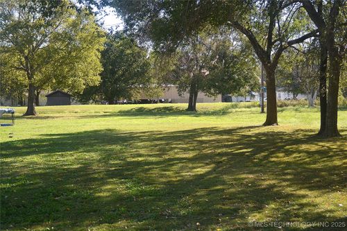 1006 S Regan Ave, Hominy, OK, 74035-6047 | Card Image