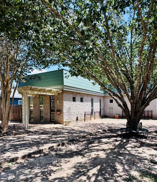 195 Park Dr, La Grange, TX, 78945-5759 | Card Image