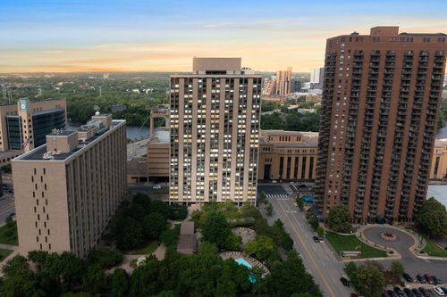 a1108-15 S 1st St, Minneapolis, MN, 55401-1800 | Card Image