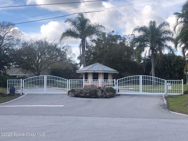 East Gate | Image 58