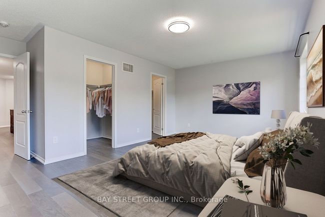 2433 Equestrian Cres, House other with 4 bedrooms, 4 bathrooms and 4 parking in Oshawa ON | Image 11