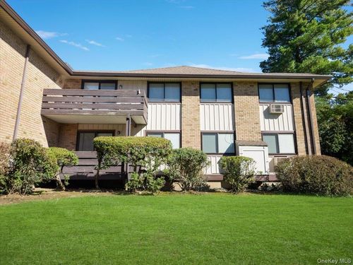 2 Sierra Vista Ln, Valley Cottage, NY, 10989-2701 | Card Image
